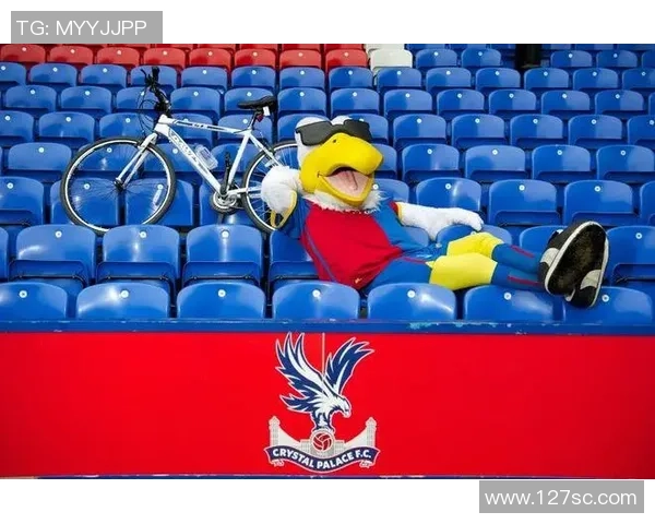 足球情侣间的甜蜜瞬间与激情对抗的浪漫故事